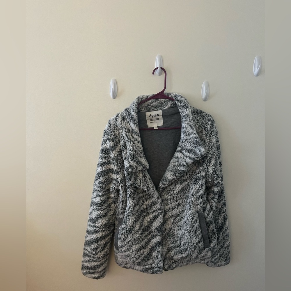 Fleece jacket . Grey